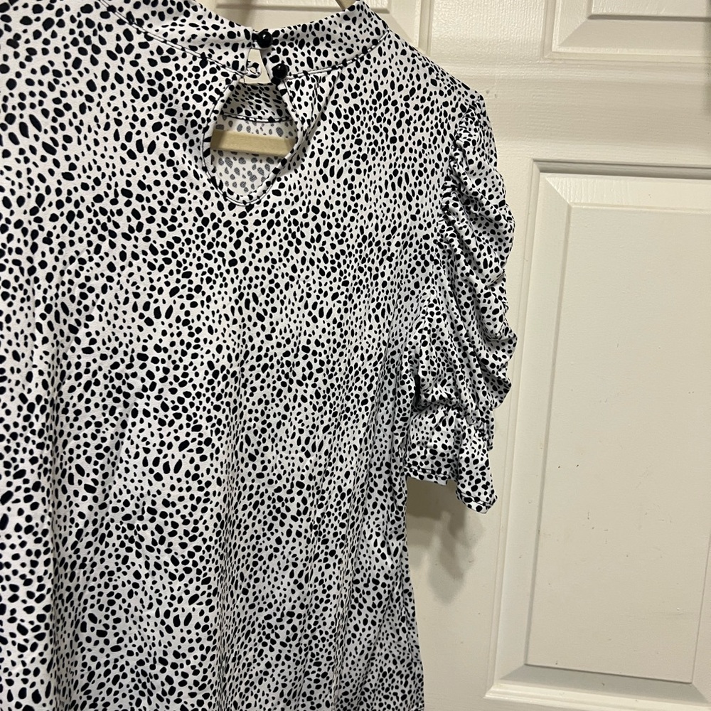 PerSeption Concept Black and White Ruched Sleeve Blouse